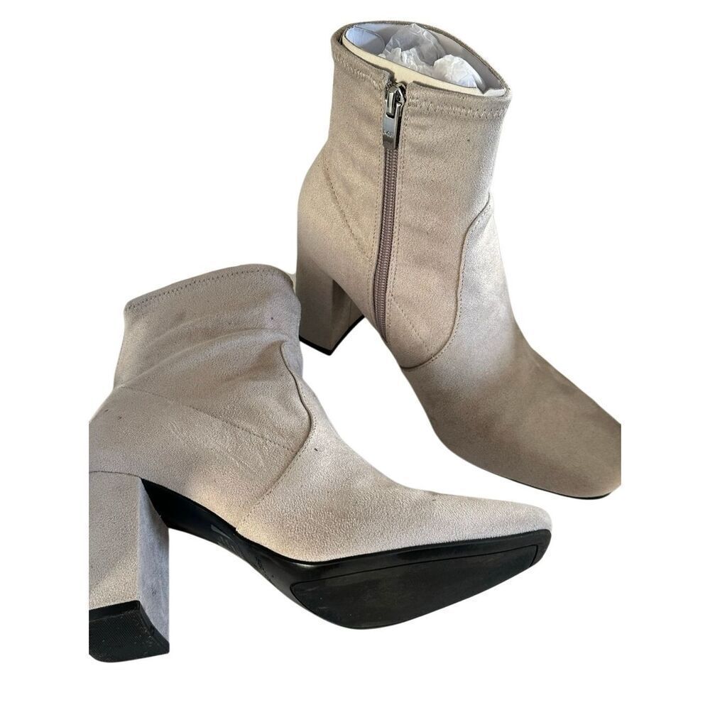 Marc Fisher Needit Taupe Faux Suede Ankle Booties Size 7.5 - Picture 2 of 5